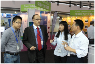 赫茲曼與客戶交流3 赫茲曼與客戶交流3