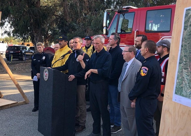 加州火災(zāi),樹(shù)閃是元兇,我們應(yīng)如何避免? 加州火災(zāi),樹(shù)閃是元兇,我們應(yīng)如何避免?